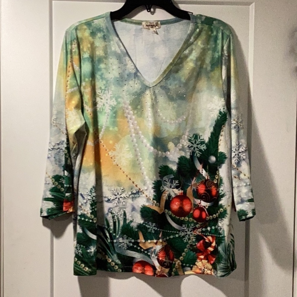 ONE WORLD Long Sleeve V-Neck Holiday Ornament Top - Green, Red, White